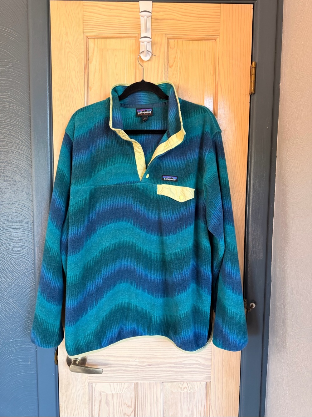 Patagonia Teal & Navy Wave Snap-T Fleece with Yellow Trim